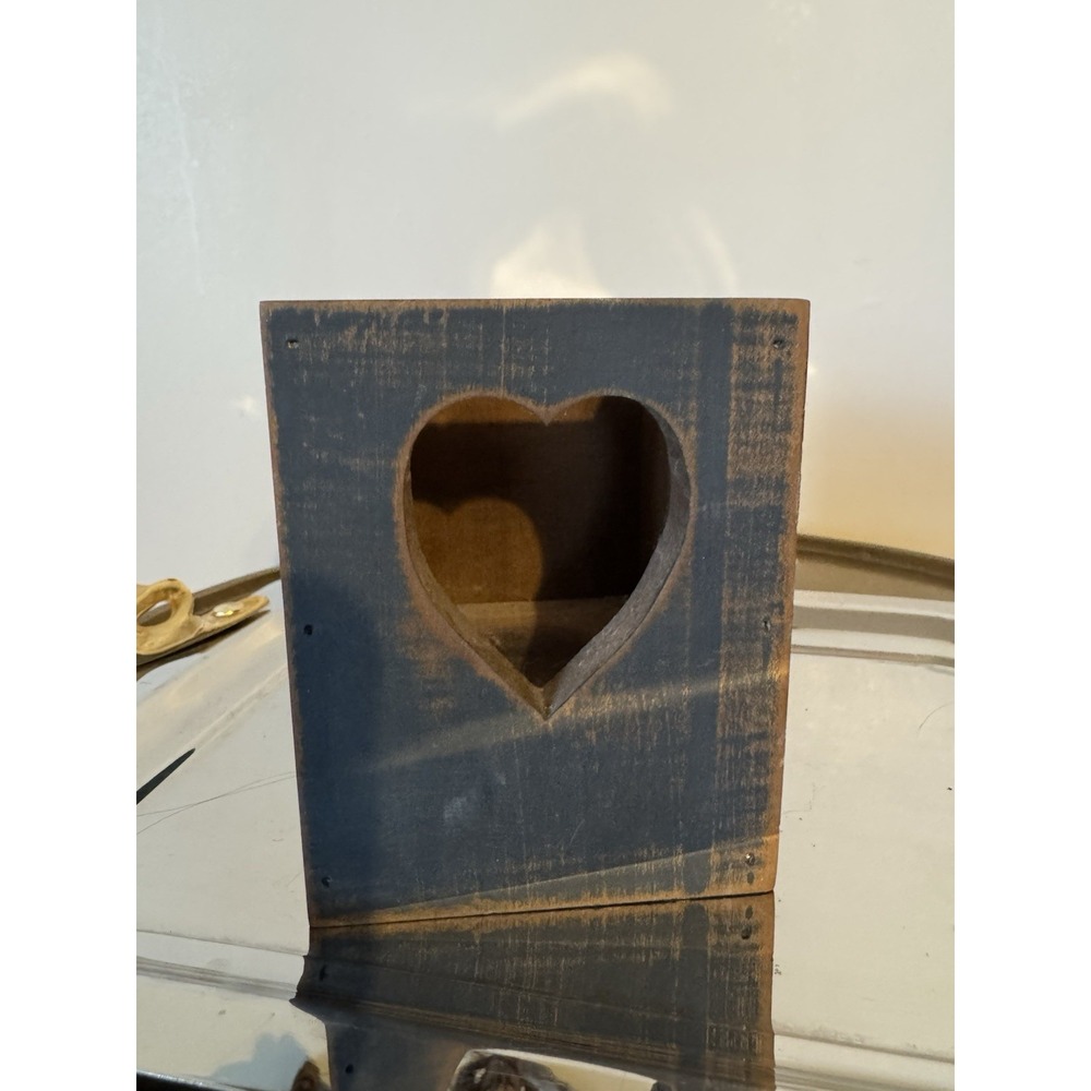 VTG Vintage Heart Cutout Wooden Box Home Decor Cottage Core Primitive Farmhouse